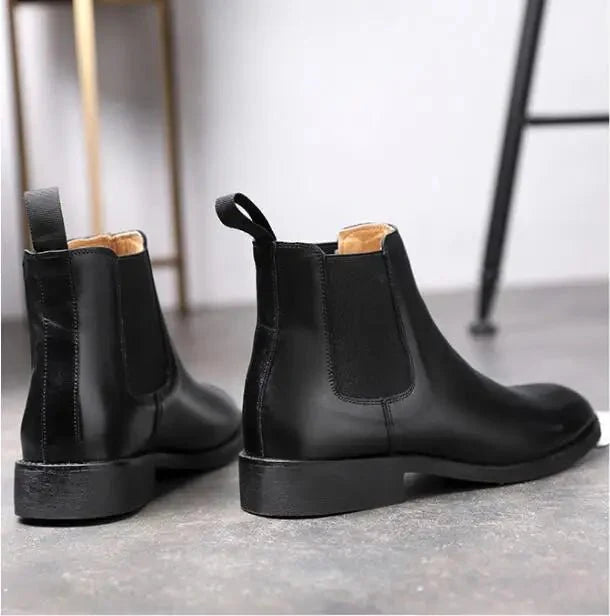 Bota Masculina de Couro Elegance - Conforto e Estilo para o Inverno